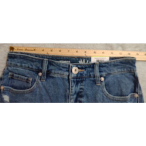 Style and Co Bermuda Shorts Womens Size 4 Blue Stretch Denim Distressed - Picture 3 of 16